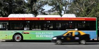 En mayo comenzaron a circular los dos primeros colectivos eléctricos por las calles porteñas