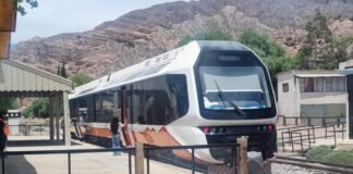 Viajar por la Quebrada sin dejar huella tren-solar-jujuy