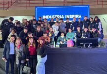 Premian a estudiantes que desarrollaron cápsulas de agua comestibles y biodegradables