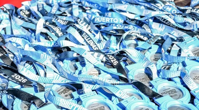 Vuelta Ballenas recuperó 6.000 kilos de plástico para las medallas de su 14.ª edición